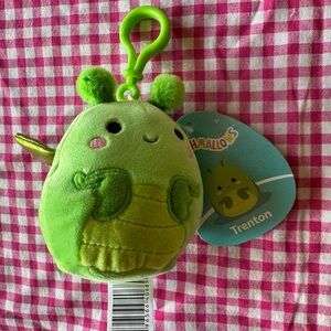 Trenton the Praying Mantis Squishmallow clip NWT